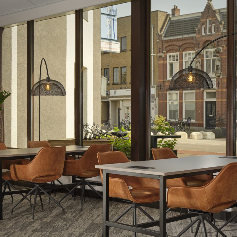Park Plaza Eindhoven lobby area 